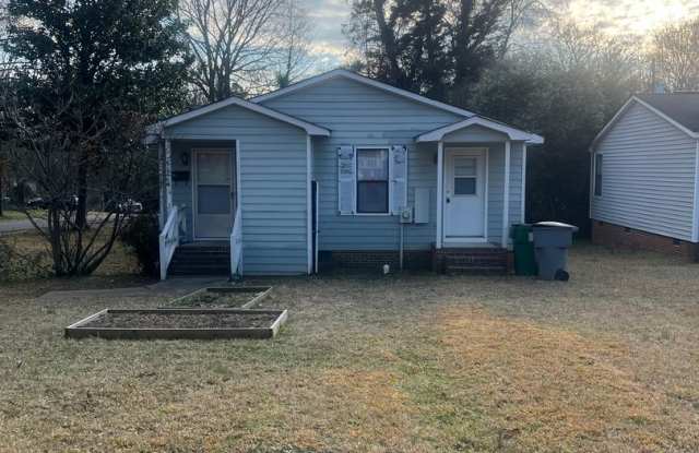 Two Bedroom Duplex In Highly Desirable Location