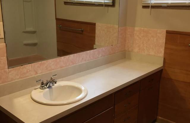 Nicely Remodeled 3 Bed 1.25 bath home