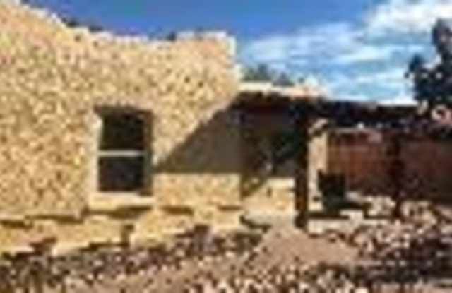 1818 N Mountain Av Avenue