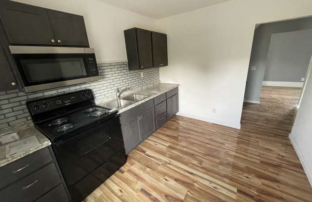 2210 Woodlawn Avenue