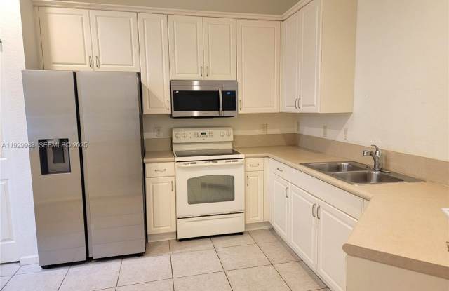 2513 Stockbridge Sq SW