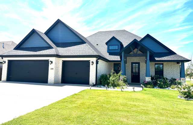 Photo of 4 Bedroom/ 3 Bathroom Home for Rent in Bentonville, AR.