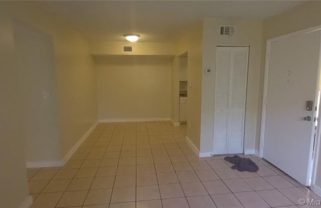 8185 NW 7th St # 218 IV - 8185 NW 7th St, Fountainebleau, FL 33126