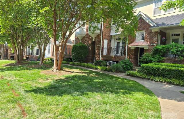 14243 Richmond Park Avenue