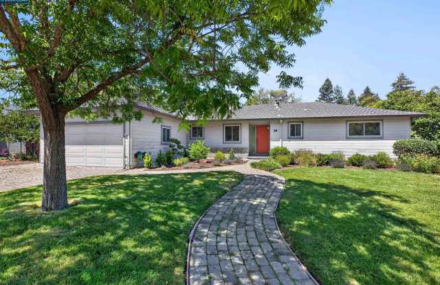 39 Donna Maria Way