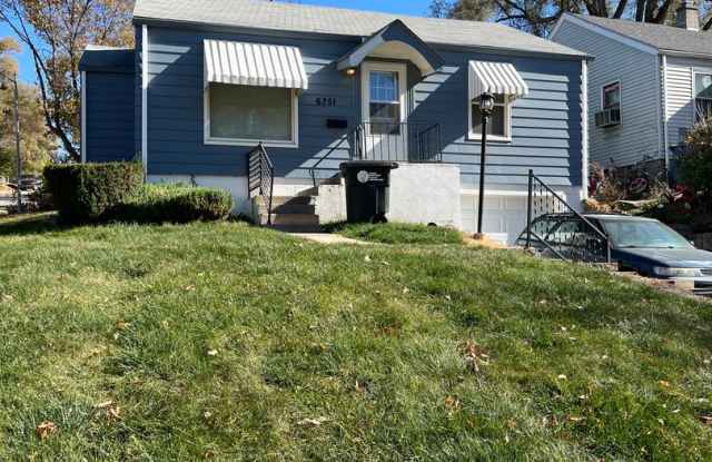 Beautiful 3 bed 1.5 bath w Garage $1495