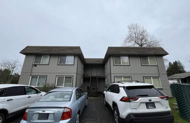 2 Bed 1.5 Bath Spacious Apartment - New Washer and Dryer Hook-ups NEWLY REMODELED