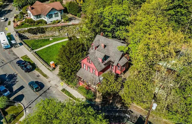 Photo of 3 bedrooms home in downtown