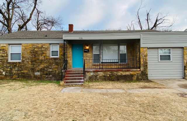 Photo of Charming 4 bedroom 1 bathroom- Ready to be leased Now!