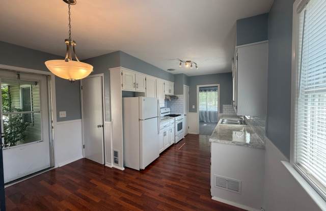 Beautifully Updated 2 Bed, 1 Bath Home for Rent – Great Location Near US-131