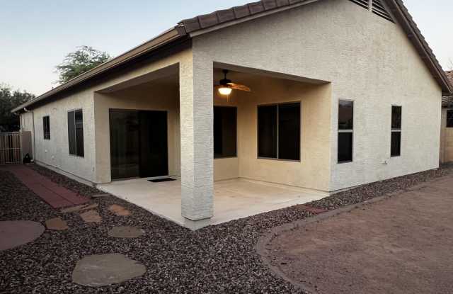 45143 W DESERT CEDARS Lane