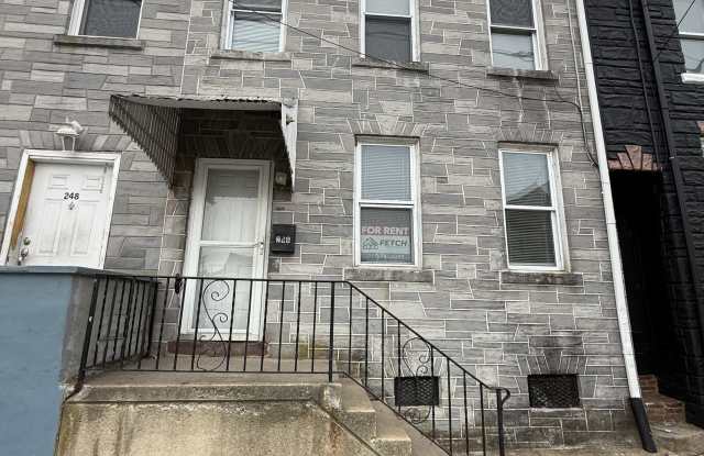 246 West Strawberry Street - 1