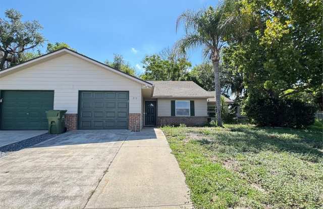 215 FERNWOOD ST