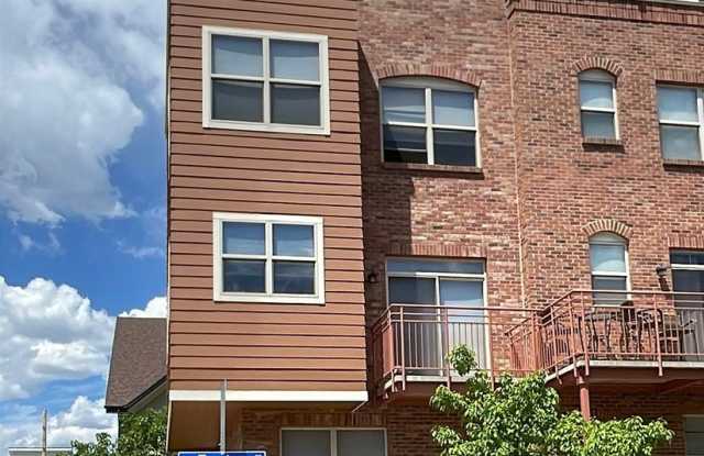 Photo of 3 Bed End Unit Townhome near Old Town Arvada