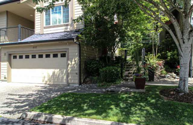 13824 North Creek Drive