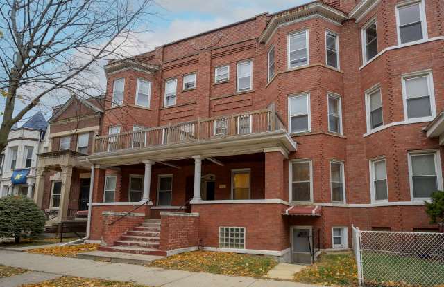 Renovated 1 Bed, 1 Bath Garden Unit