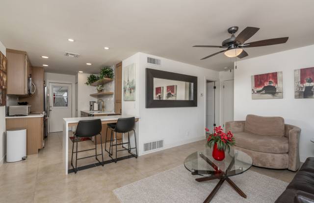 4924 North Woodmere Fairway - 1