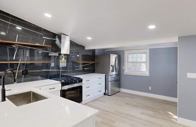 Photo of 1504 Hardin Avenue