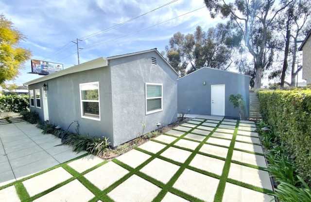 Photo of 2249 Garnet Avenue