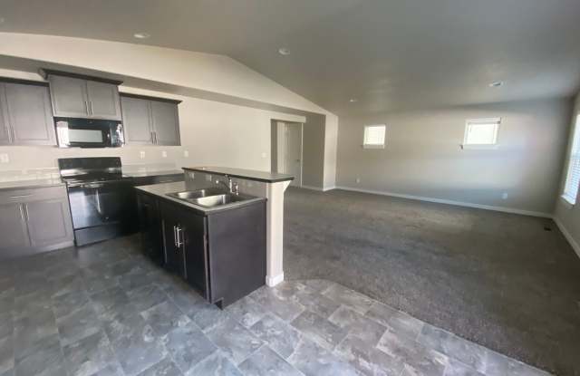 3 Bed 2.5 Bath home in central Bend!