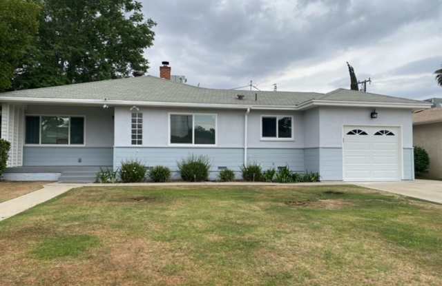 2125 Sacramento St