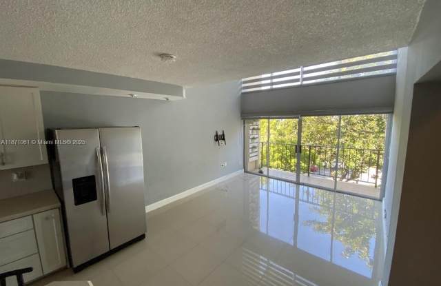 8897 Fontainebleau Blvd