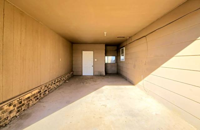 A Charming 2 Bedroom, 1.5 Bath in West Lubbock