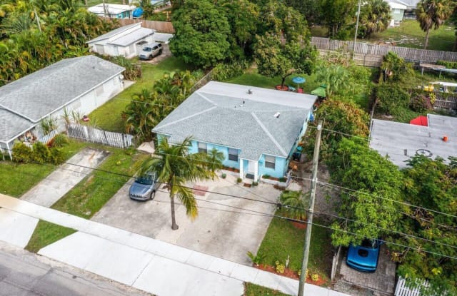 329 SE 3rd Avenue - 329 Southeast 3rd Avenue, Delray Beach, FL 33483