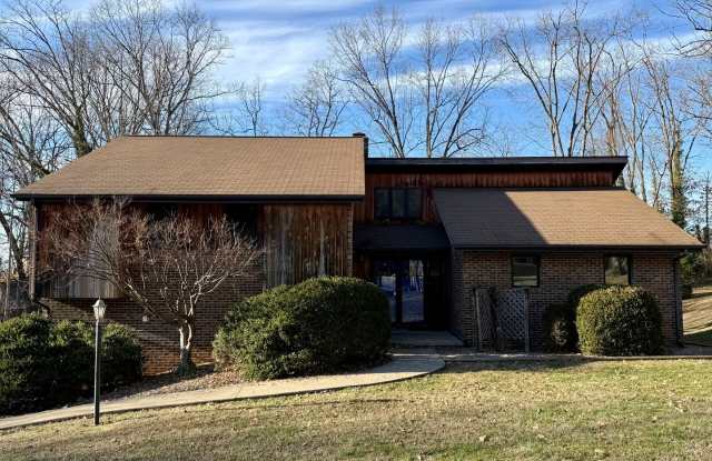3 Bedroom 2 Bathroom Home in Kingsport, TN