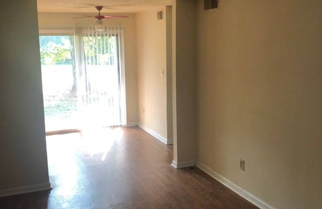 1 bed/1 bath in South Charlotte - Sharon Lakes!!