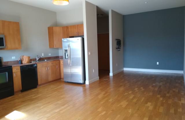 Photo of DTC 1 bedroom 1 bath Loft with heated garage and so many amenities!!