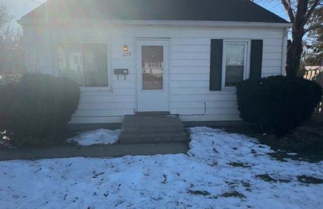 COMING SOON-2 Bedroom 1 Bathroom Home-1655 32nd St NE