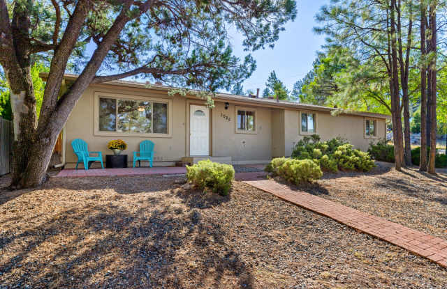 1025 Heap AvenueFront