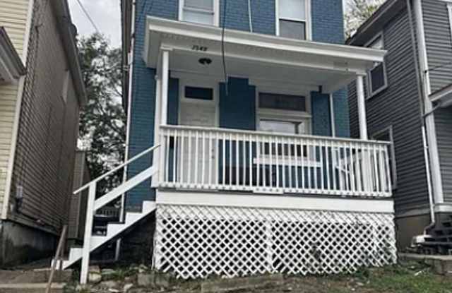 5 Bedroom House Available Next to UC Campus