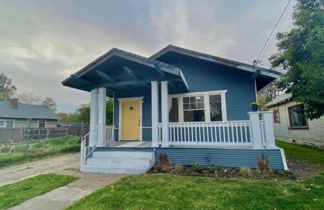 2 Bedroom/1 Bath Cottage in downtown! - 3338 44th Street, Sacramento, CA 95817