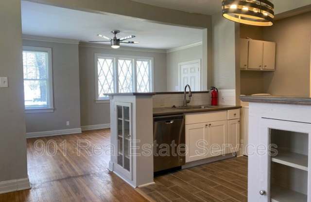 759 East Parkway South