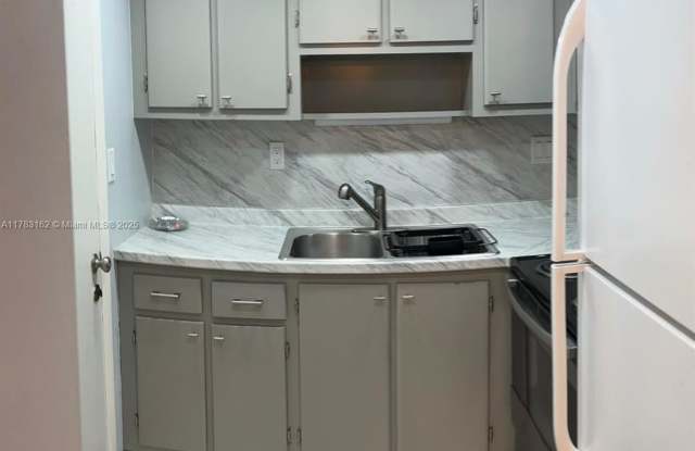 3000 Northeast 16th Avenue