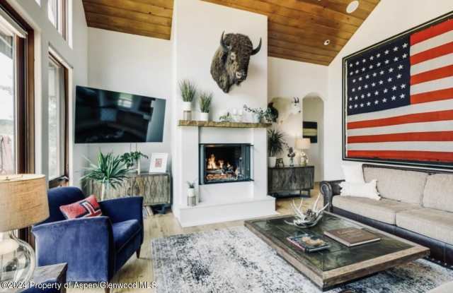 1434 Hooks Spur Road