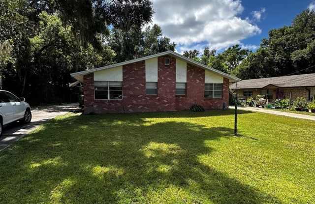 838 E INDIANA AVENUE