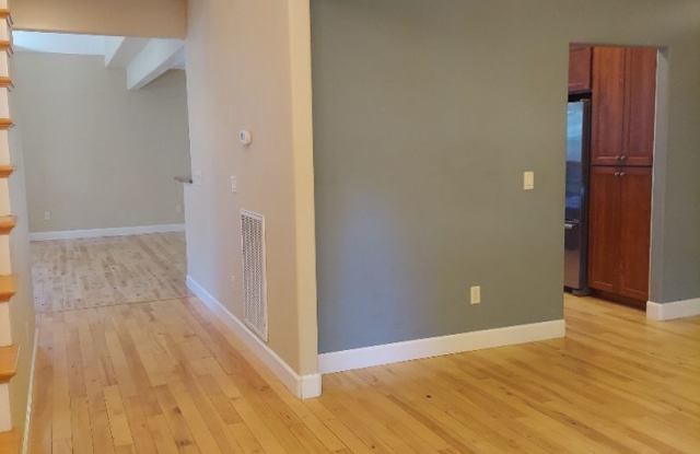 Hard to find 4 bedroom, 3 bath home in Medford!