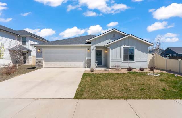 3 Bedroom, 2 Bath Single Level Home in Desirable Meridian Location!