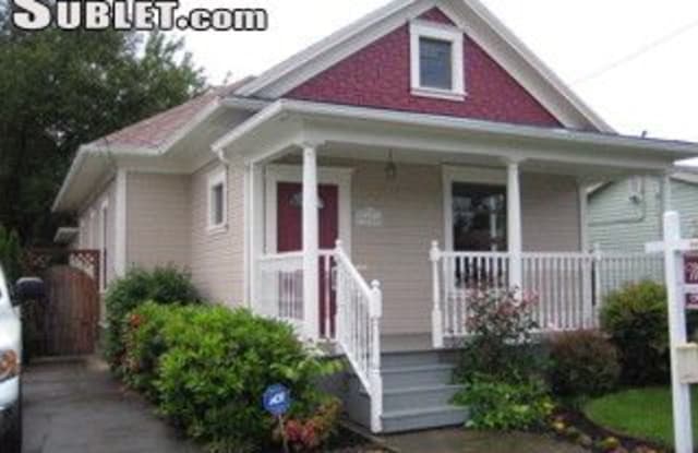 9456 Charleston Ave - 9456 North Charleston Avenue, Portland, OR 97203