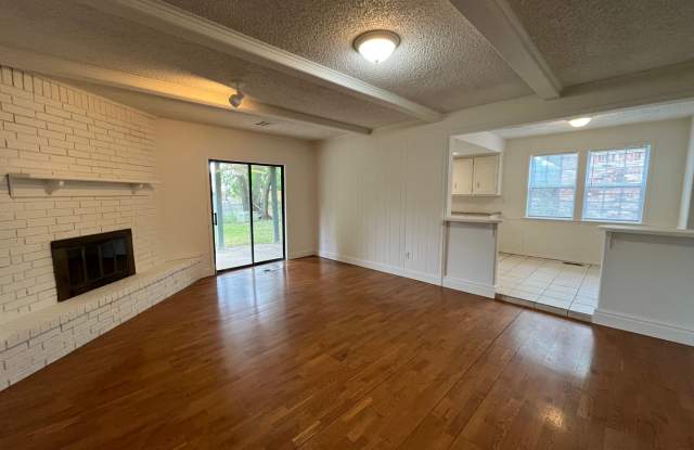 Peaceful 3 bedroom house in Broken Arrow!