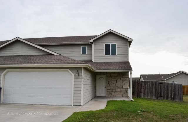 Spacious Kitchen! Attached Garage! - 2604 Blueline Circle, Manhattan, KS 66502