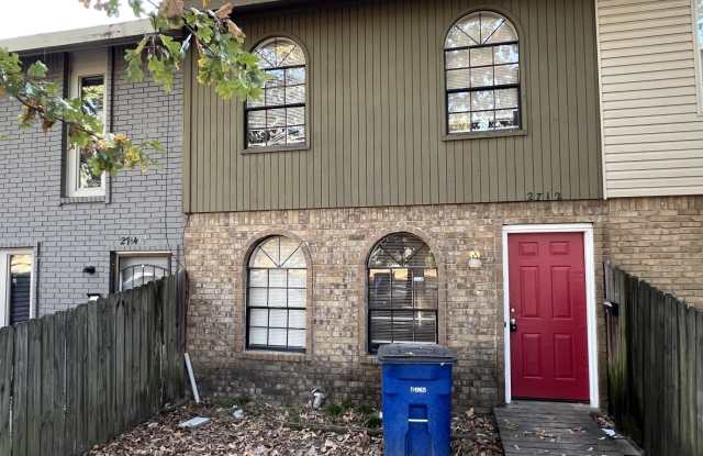 2712 John Ashley Drive