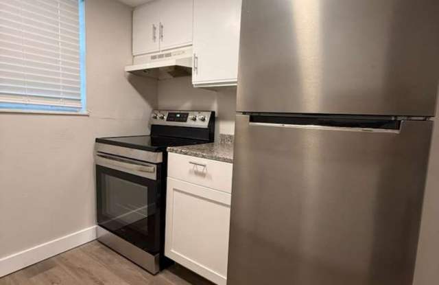 Photo of 40 AVE - 1885