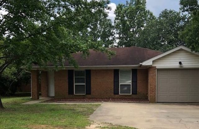 213 Barrow Ct - 213 Barrow Ct, Hoke County, NC 28376