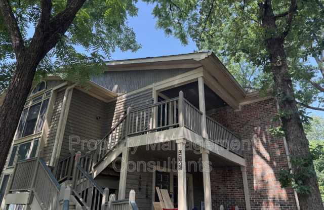 2083 Woodlawn Dr SW