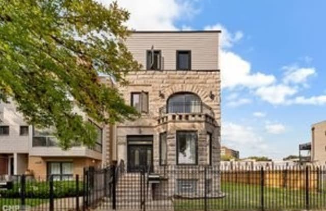 440 E Bowen Avenue - 440 East Bowen Avenue, Chicago, IL 60653