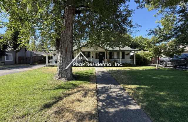 Charming Arden Area 3bd/2ba Home!